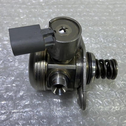 OEM BMW F20 F22 F11 Petrol N55 High Pressure Fuel Injection Pump 7610761 BOSCH