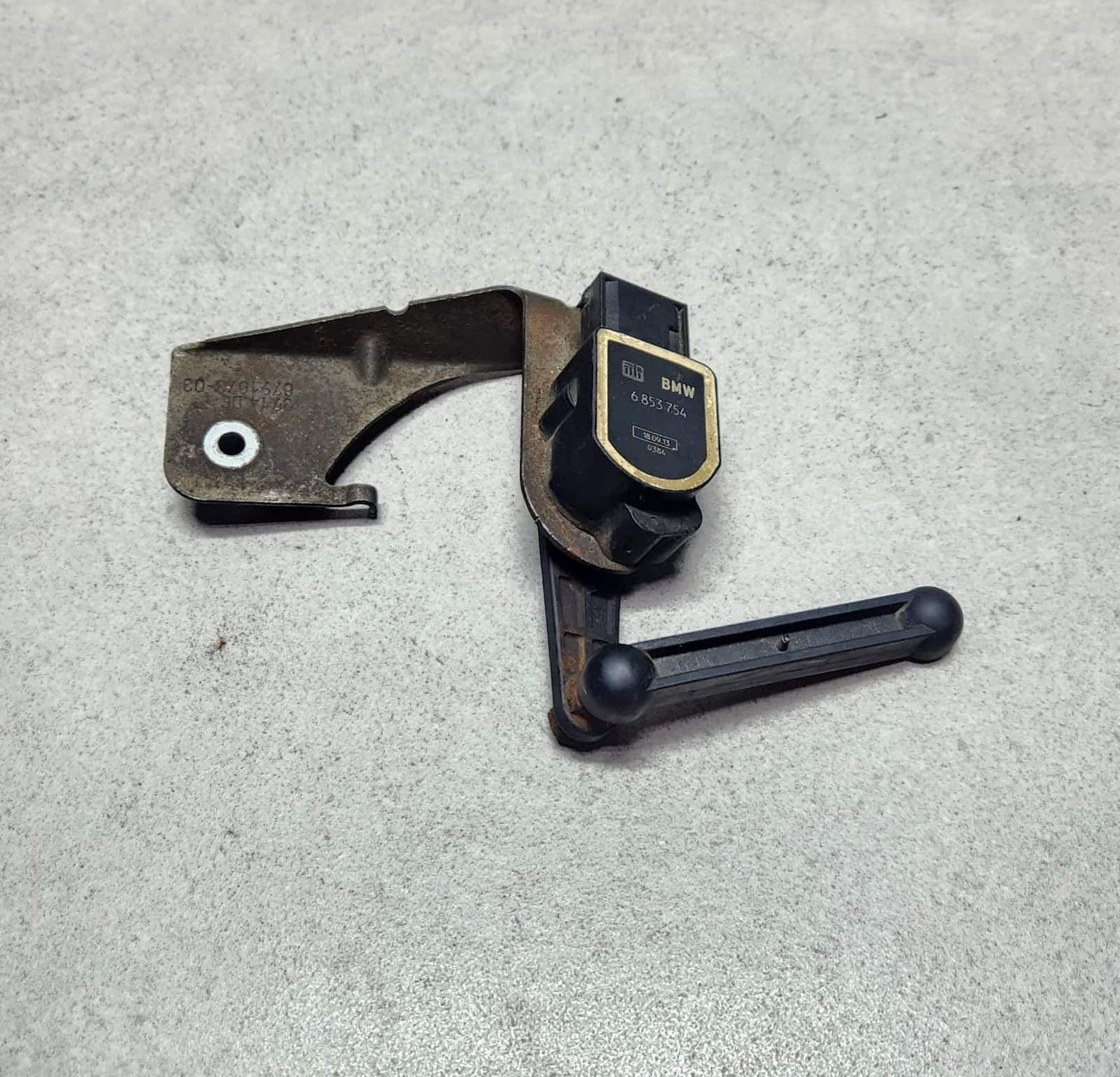 BMW Headlight Level Sensor Front 6853754  3 Series E90 E91 E92 X1 E84 and X5