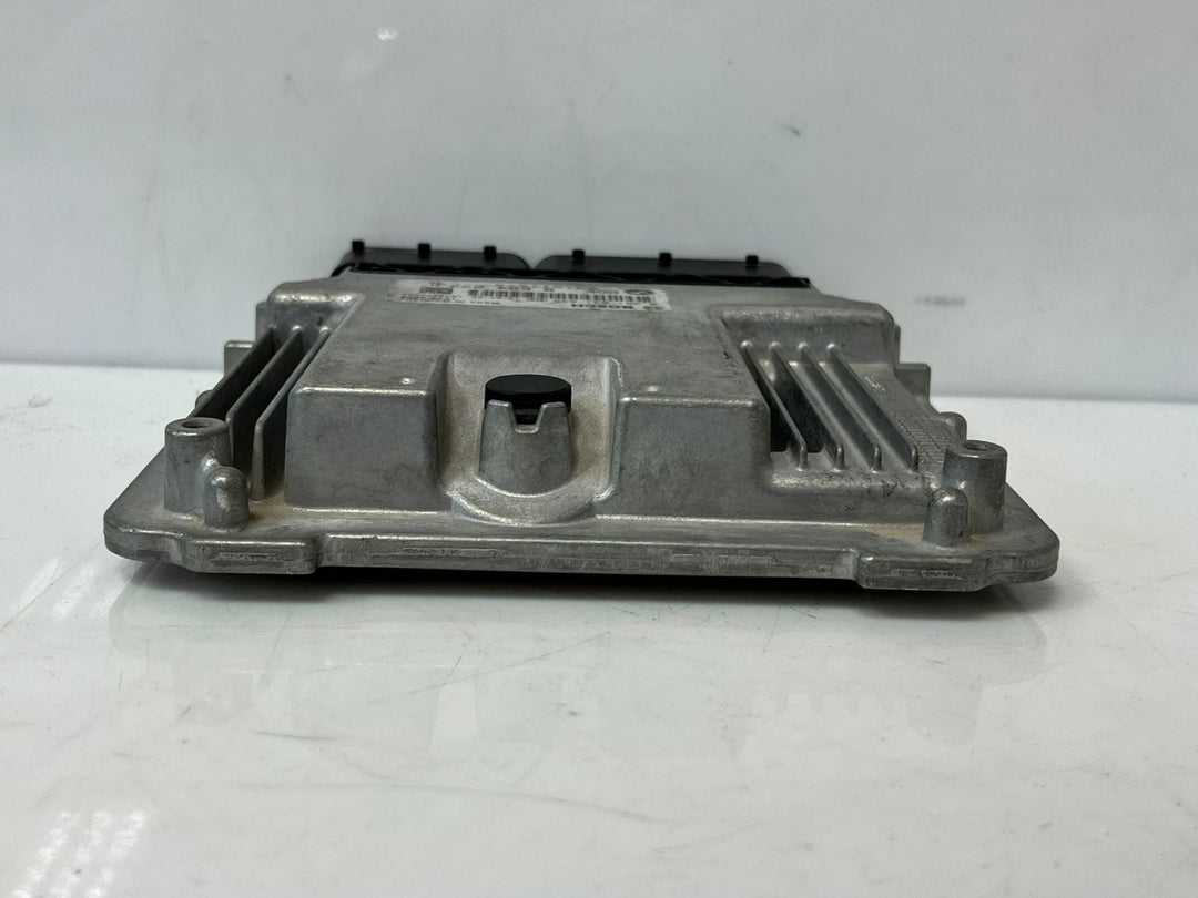 2015 BMW 3 Series F30 F31 F35 320i xDrive Engine Control Unit 8584277 OEM