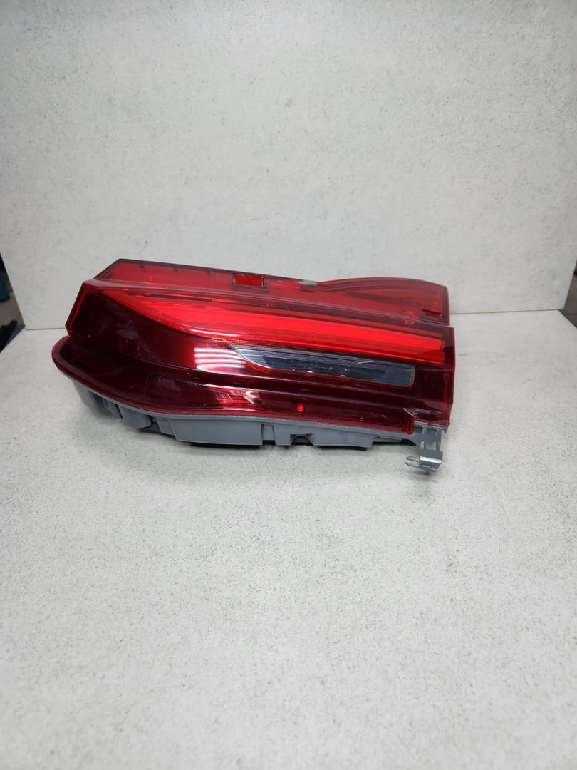 2016-2019 BMW 740i Rear Tail Light 2583246 7 Series G11 G12 