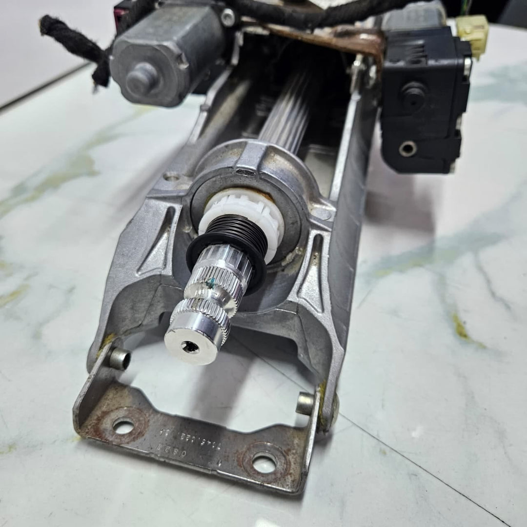 2020-2024 BMW X5 F95 G05 X5 Power Steering Column Assembly 7045955