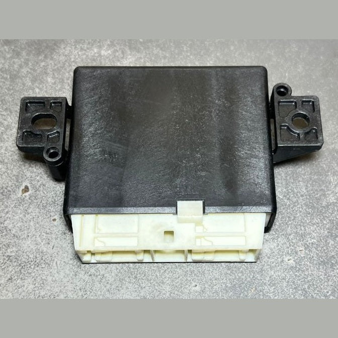 13–17 Mercedes W246 CLA / B-Class Parking Sensor Control Module A246 9000005 OEM