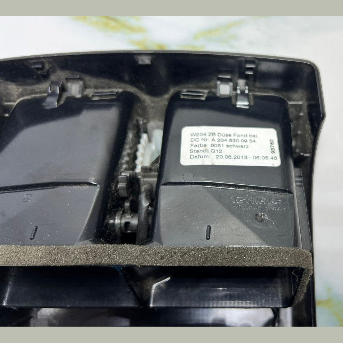 2008-2012 Mercedes-Benz W204 C-Class Centre Console Air Vent A204 8300954 OEM