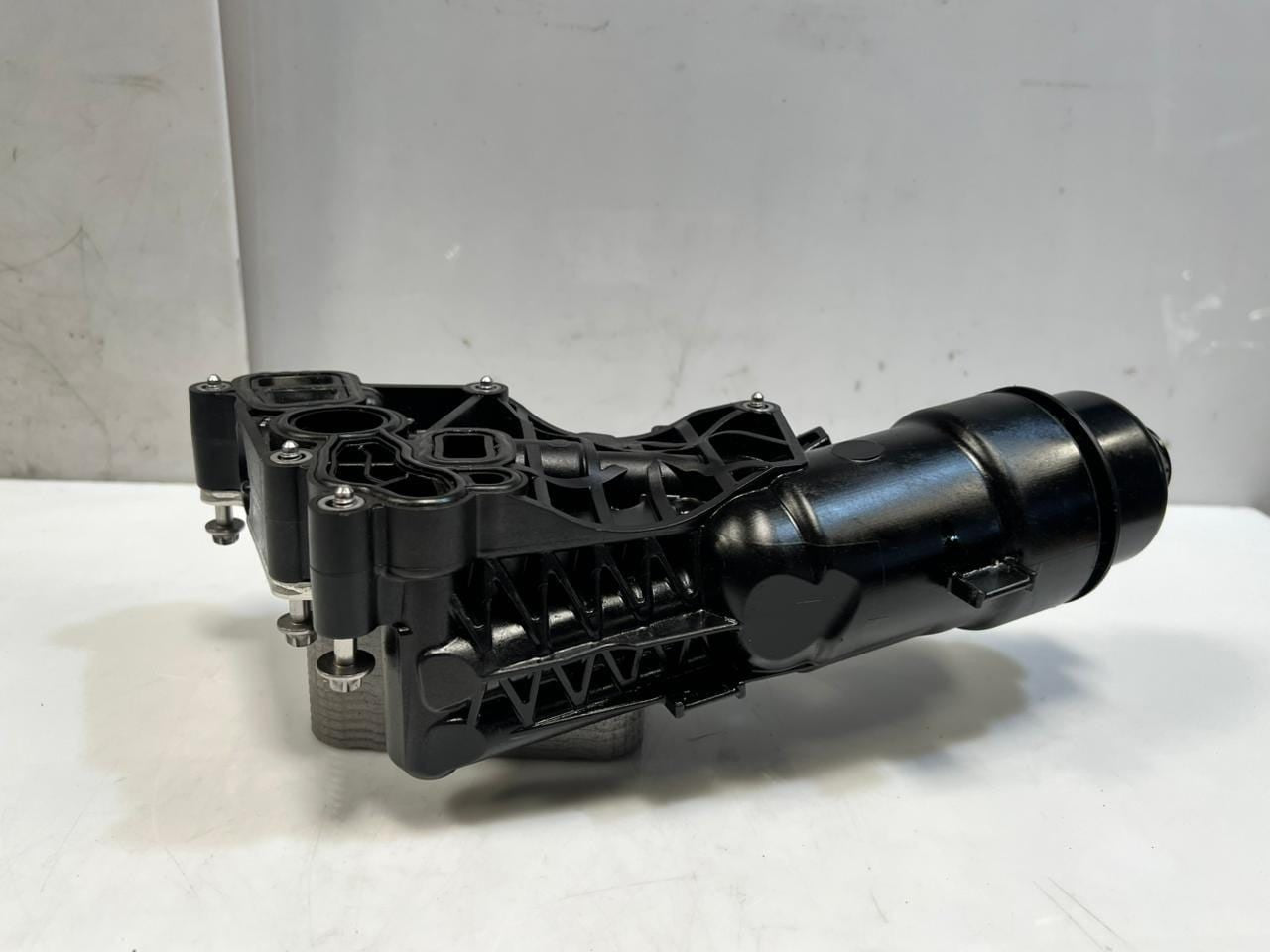 2017-2024 Mini Cooper F60 F56 1.5 12V 136HP Countryman Engine Oil Cooler 8585236