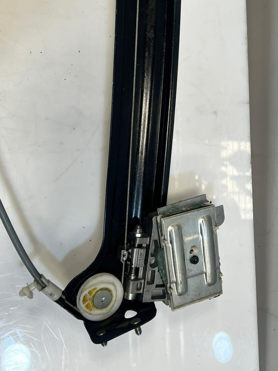 BMW 6 Series E63 E64 Front Door Window Regulator With Motor Front Left 7008623