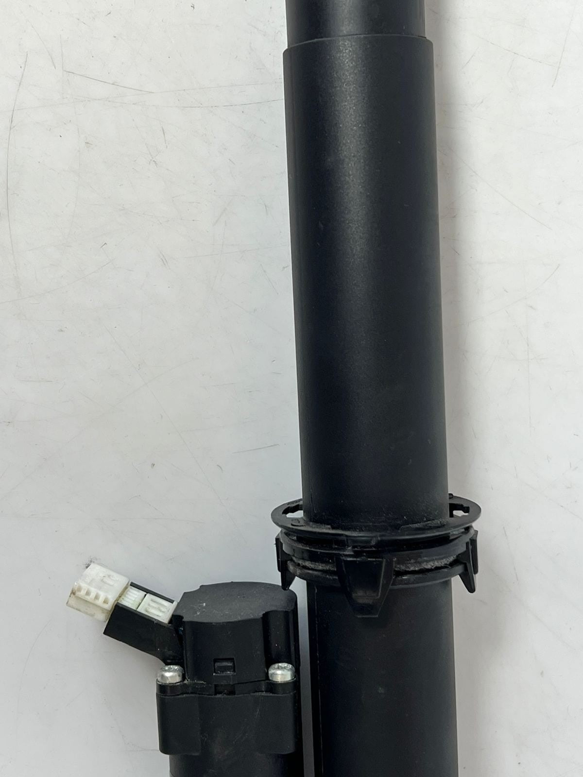 2016-2017 BMW 320i 428i, 430i, 435i, 440i F36 Tailgate Lift Strut 2586402 OEM