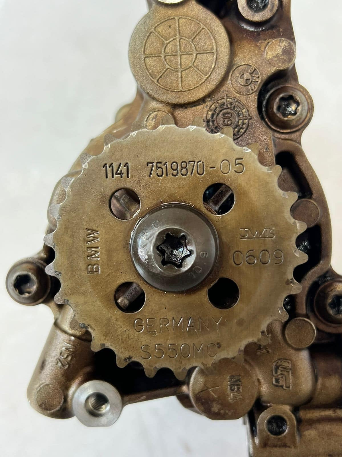 2007-2013 BMW 328i E90 E91 E60 E66 E93 335i 525xi Engine Oil Pump 7545939 OEM