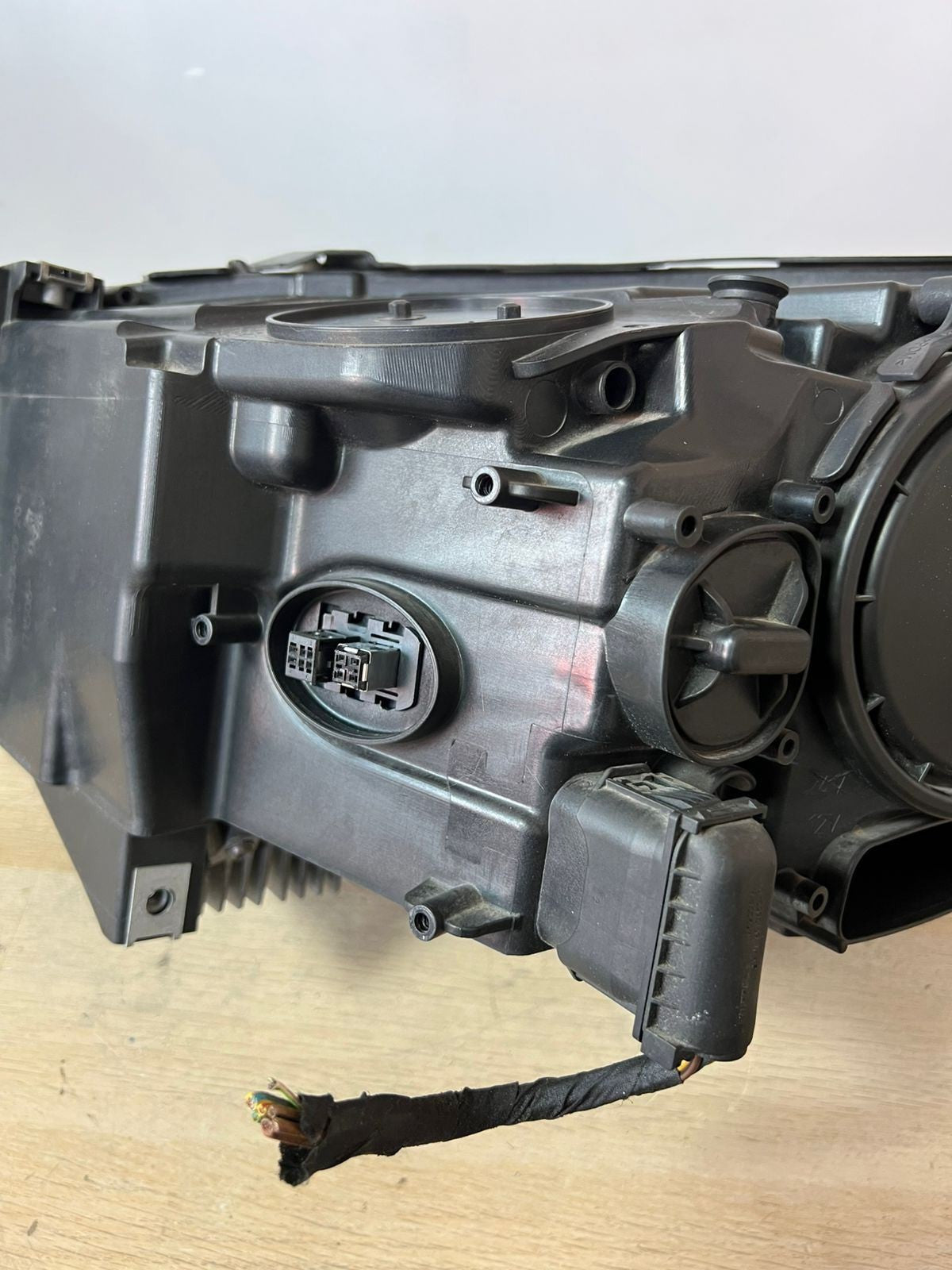 BMW 5 Gran Turismo GT F07 7199610 2010 RHD Xenon Front Right Headlight