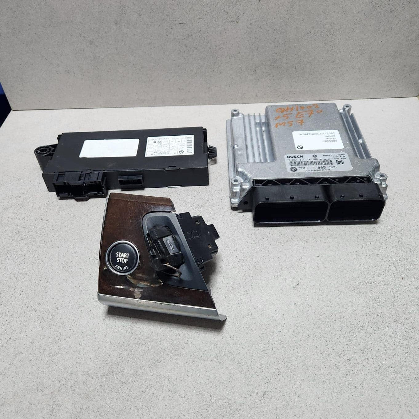 2007-2013 BMW X5 Engine Control Unit 7805585 X5 E70 3.0 DIESEL and E92 E93 330d