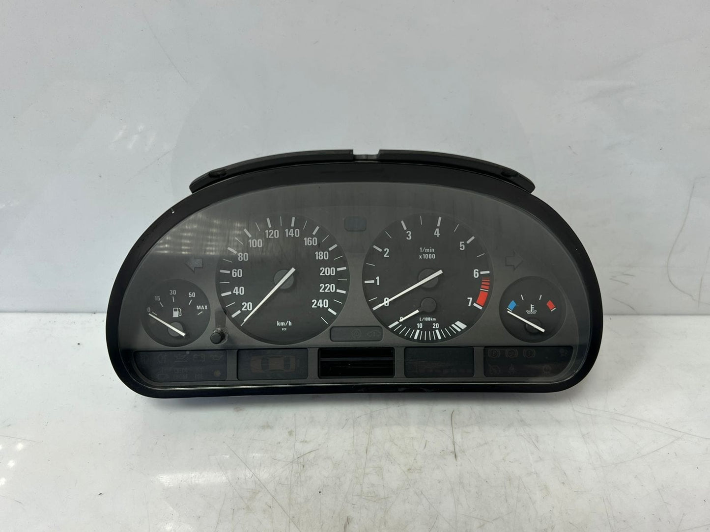 BMW 5 Series E39 Speedometer Instrument Cluster Revolution Counter 8372354 OEM