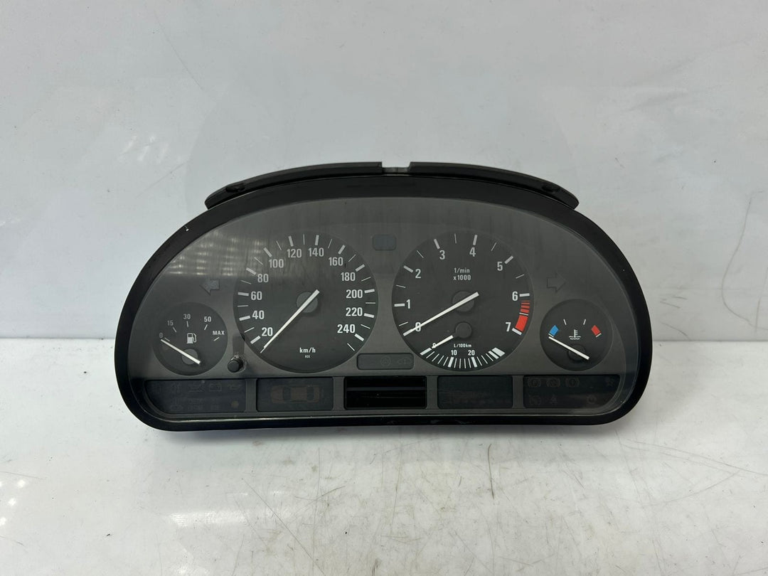 BMW 5 Series E39 Speedometer Instrument Cluster Revolution Counter 8372354 OEM