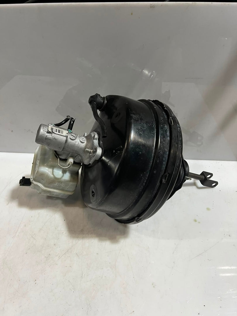 2010-2016 BMW M5 F10 F06 S63 4.4i V8 Brake Master Cylinder with Servo 2284395