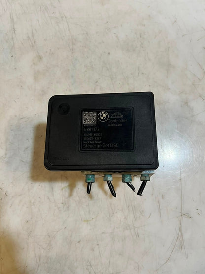 2018 BMW 320i F30 F31 F32 Abs Pump Control Module 6881172 OEM