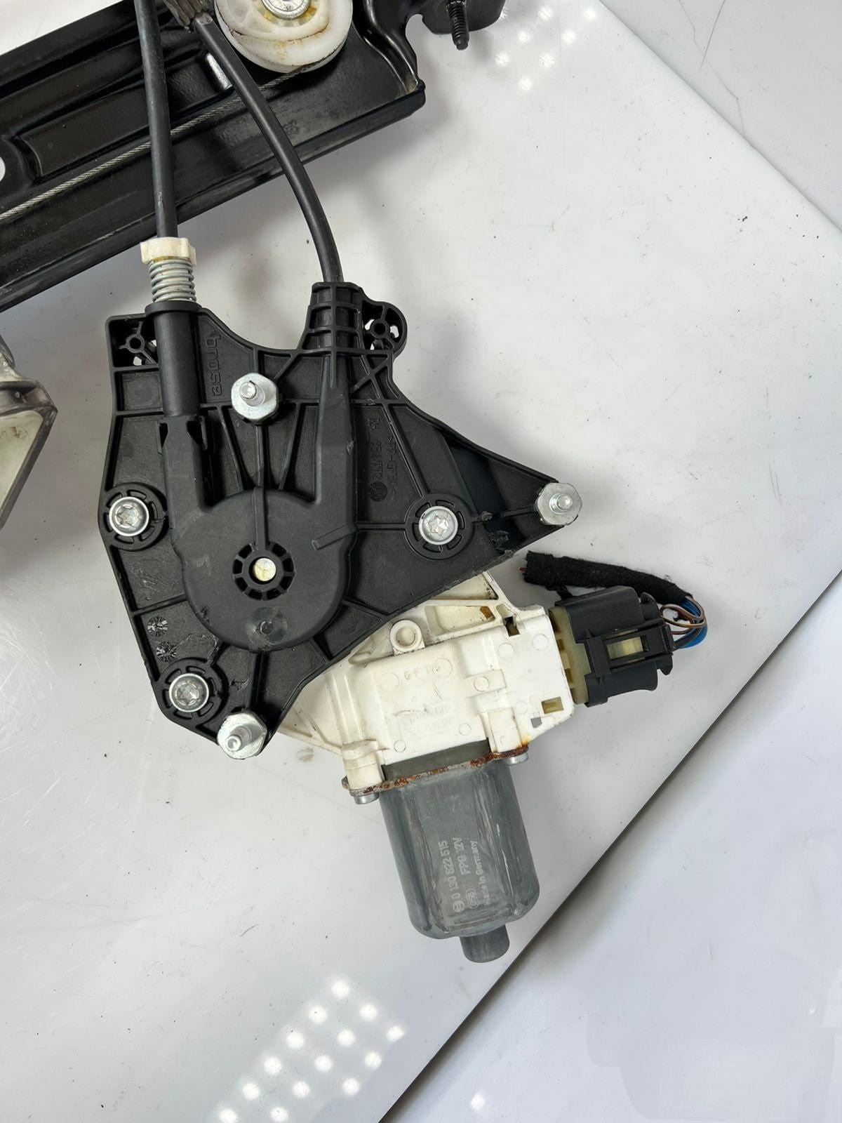 2014-2016 BMW 228i Front Right Window Regulator 7292120 2 Series F23 and 228i