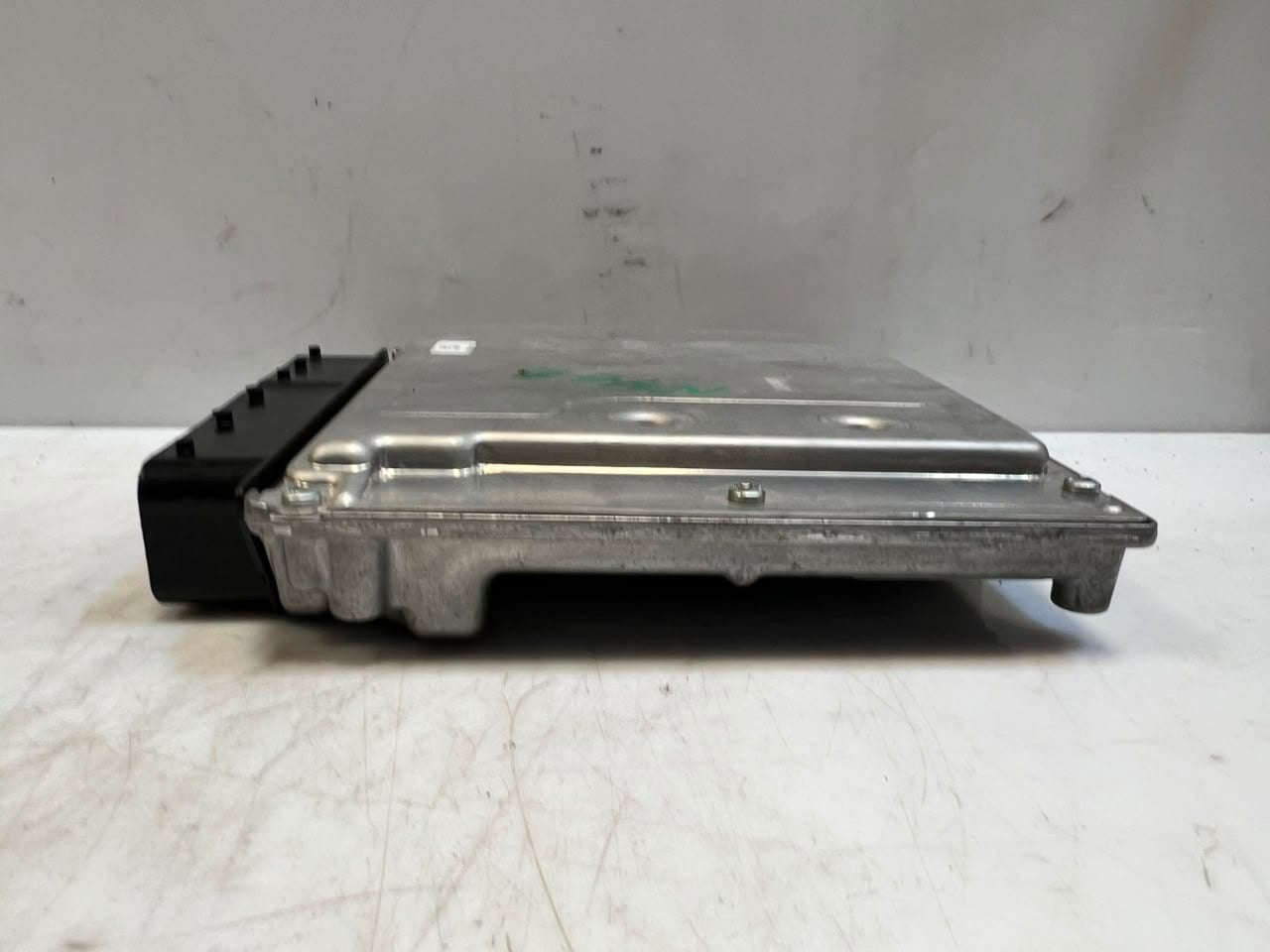 2007-2008 BMW 328i E90 E91 E92 E93 E87 118i Engine Control Unit ECU DME 7565300