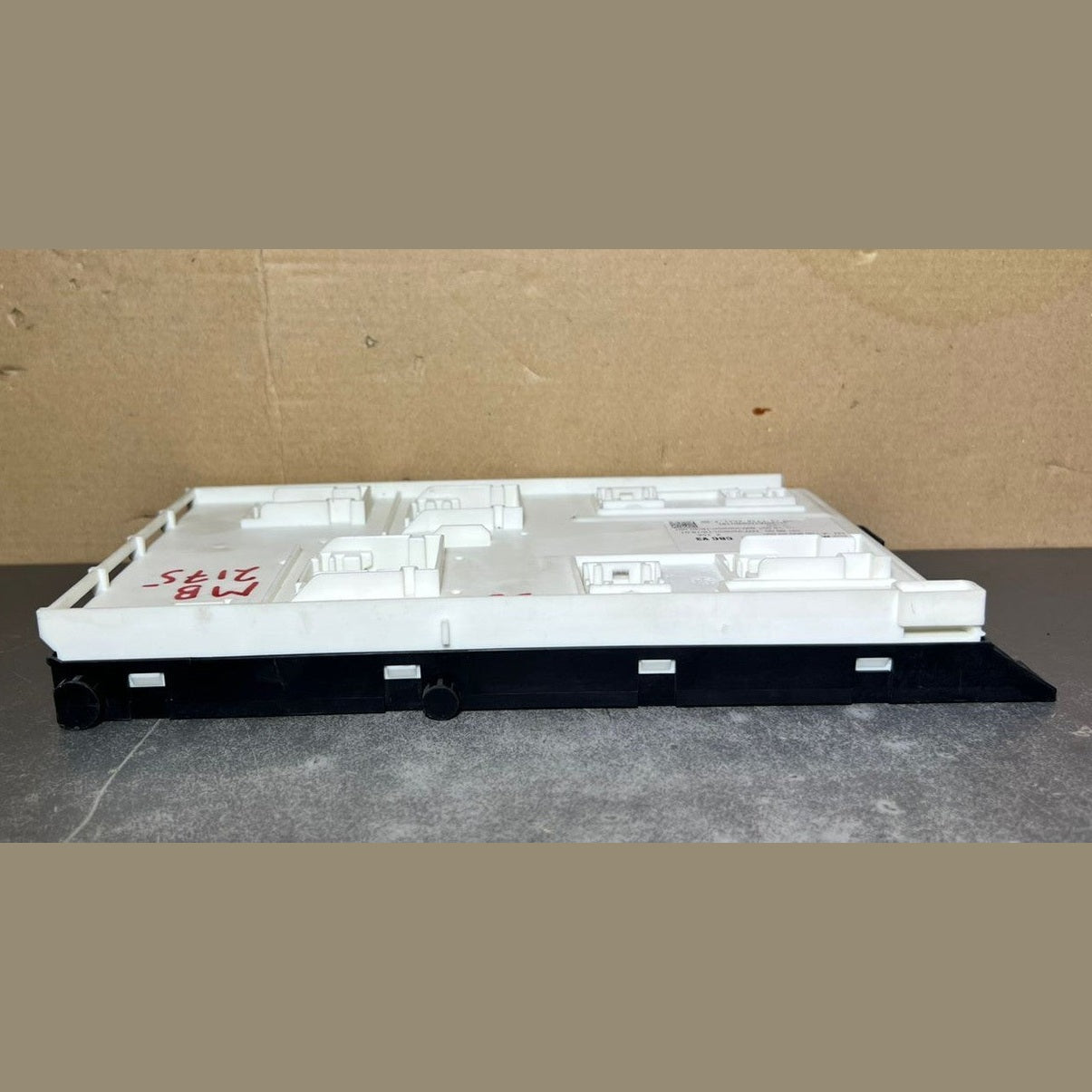 Mercedes-Benz W156 GLA GLC Front SAM Body Control Module Unit A156 9005303 OEM