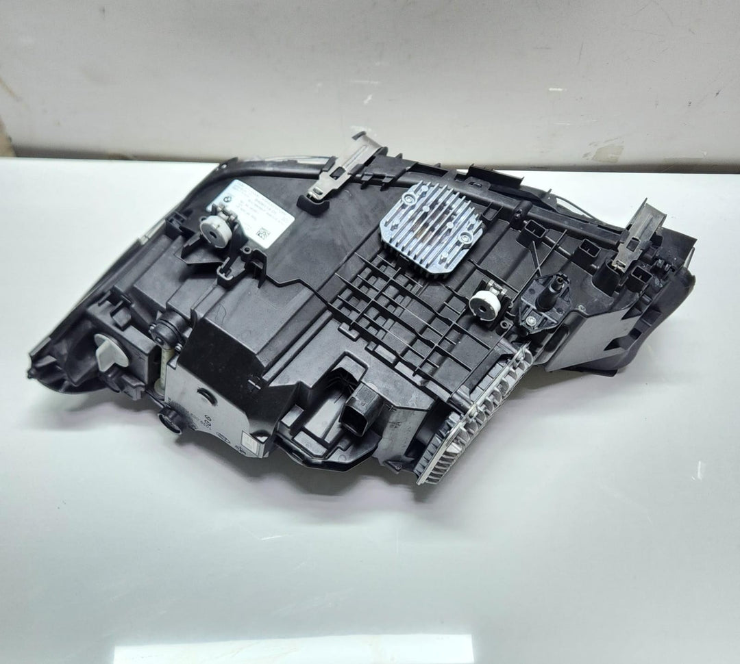2016-2020 BMW 5 Series LED Headlight Right Driver Side 8499114 G30 G31 OEM