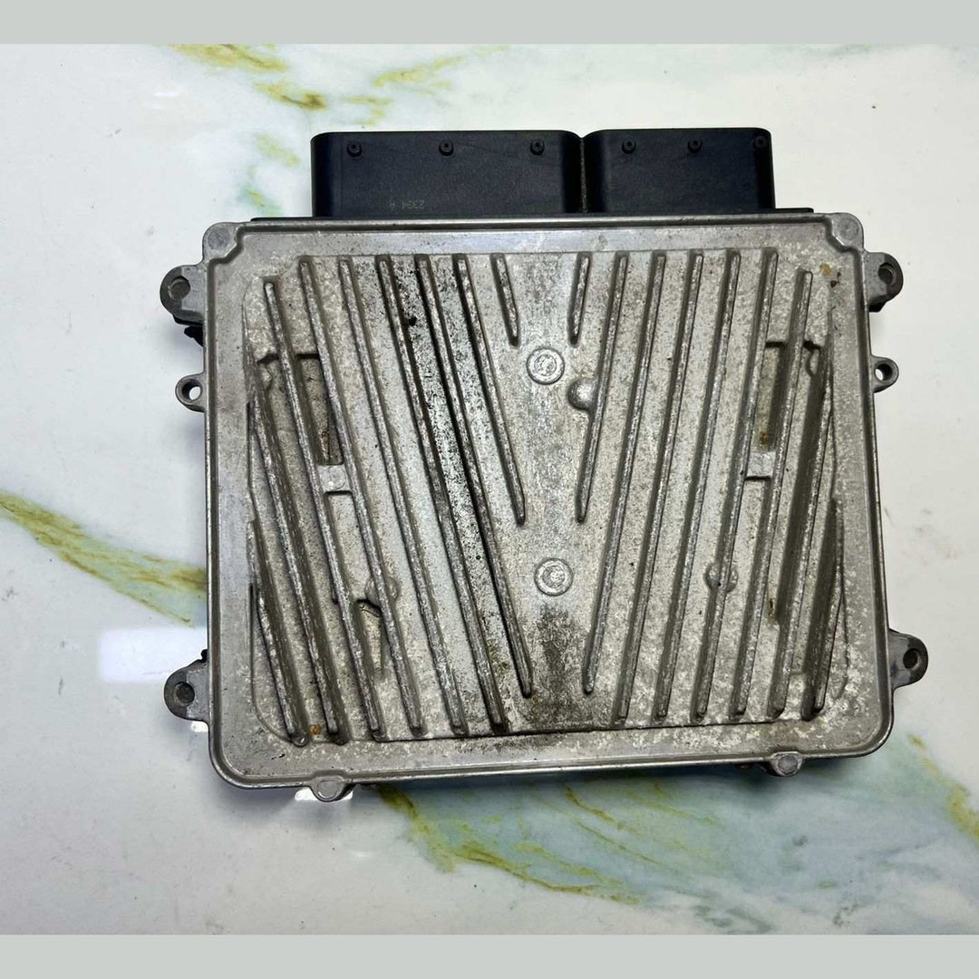 Mercedes-Benz Engine Control Unit A2721533279 SLK350, S350, and CLS C219