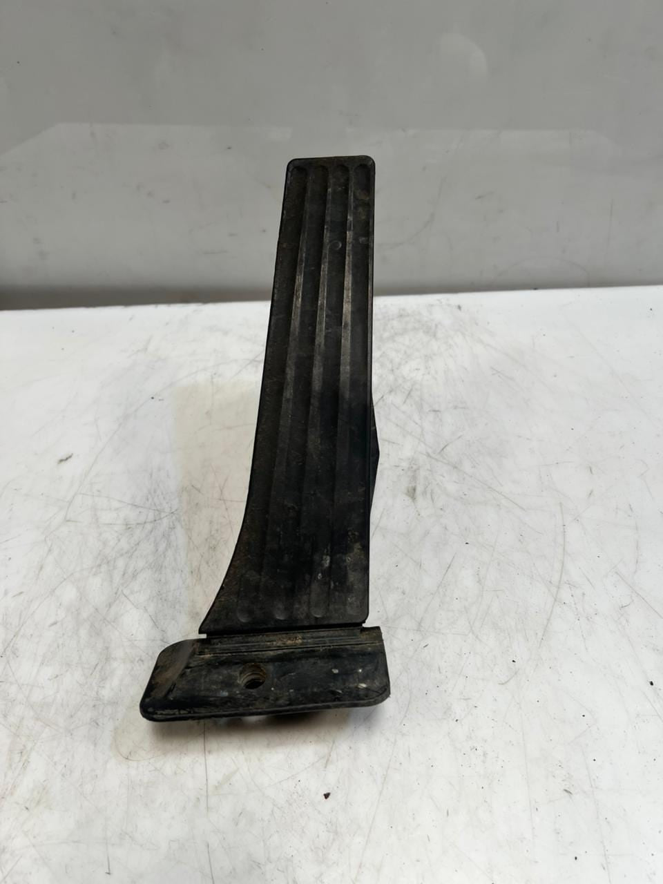 2011 BMW 328i E90 E60 F07 F25 E70 X5 GAS/ Accelerator Pedal MODULE 6852644 OEM