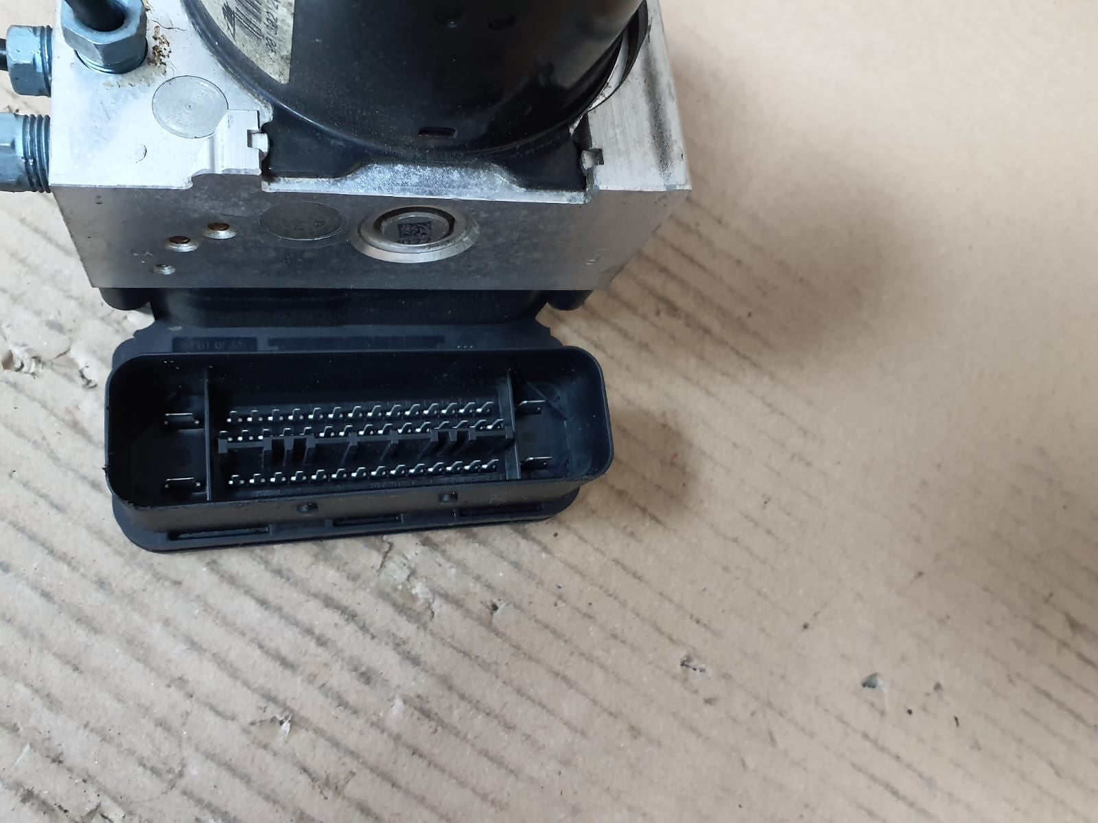 2012-2013 BMW F30 F31 F35 320i and 328i ABS Pump Control Module 6862246 OEM