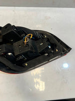 Bild in die Galerieansicht laden, BMW 5 Series E60 Rear Tail Light Rear Left RIGHT 7165737 7165738 OEM