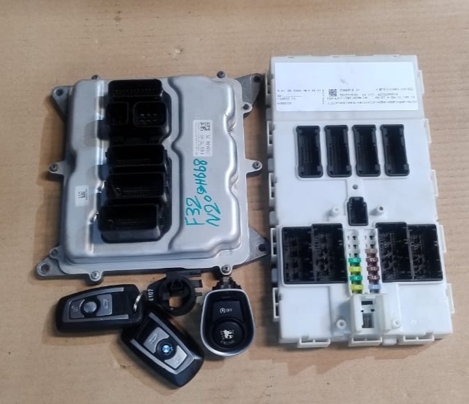 BMW F30 320i F32  F32 120i 320i N20 ENGINE CONTROL Unit ECU SET DME - 8631725
