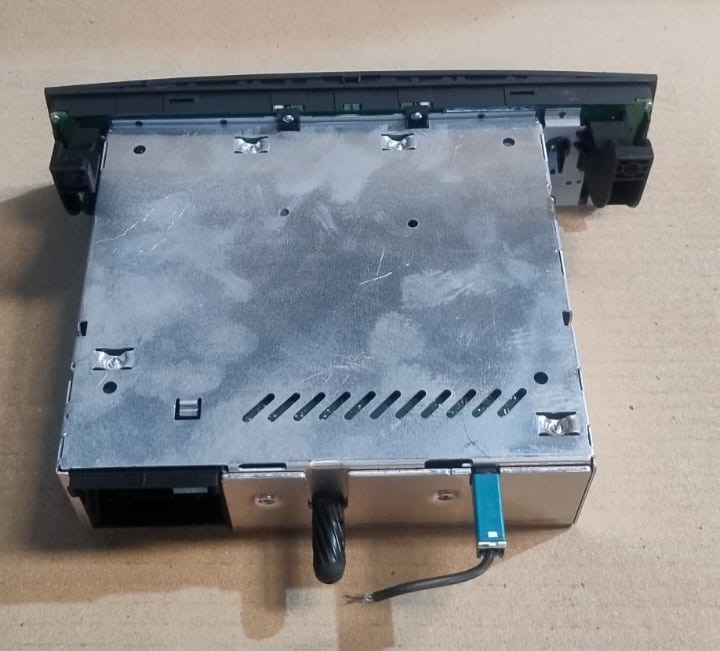 BMW X1 E84 MUSIC RADIO CD PLAYER HEAD UNIT -  9283705