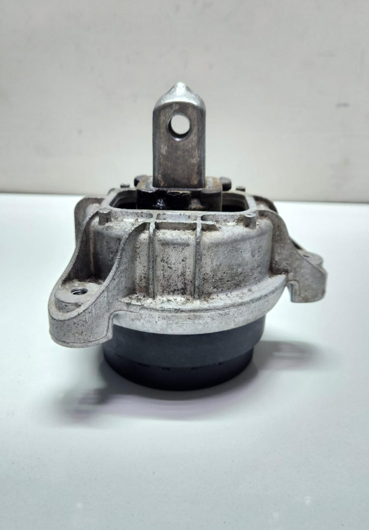 2011-2016 BMW 535i Engine Mount Right Side 6786528 5 Series 7 Series F10 F11 OEM