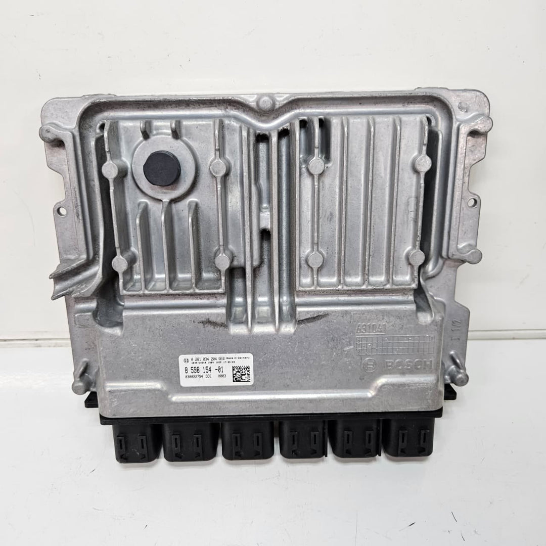 8598154-BMW 5 Series G30 530D B47 Engine Control Unit DDE Key Set ECU SET RHD