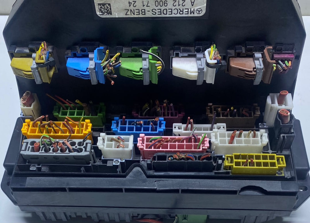 Mercedes Front Sam Fuse Box Control Module A2129007124 W212 E-Class W218 W204 