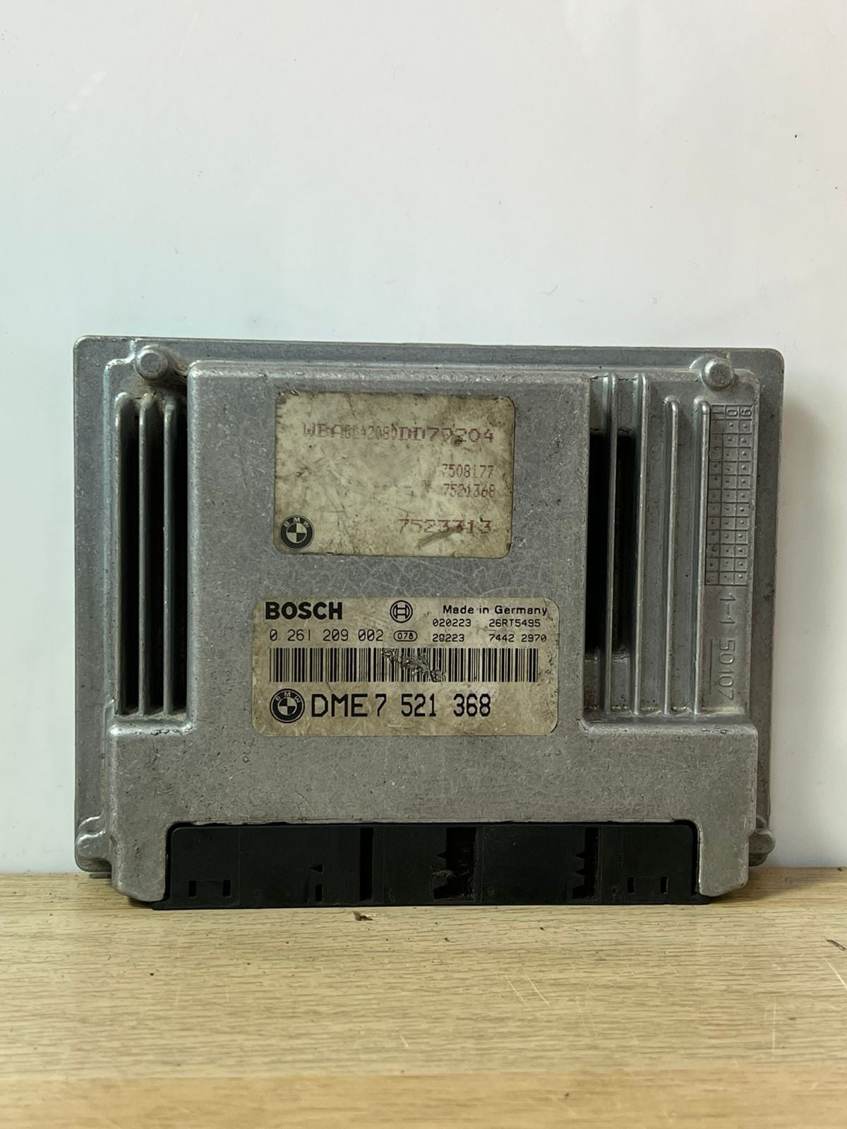 2002-2005 7' E65 BMW 735i. Engine Control Unit 7521368 N62B36A ECU 