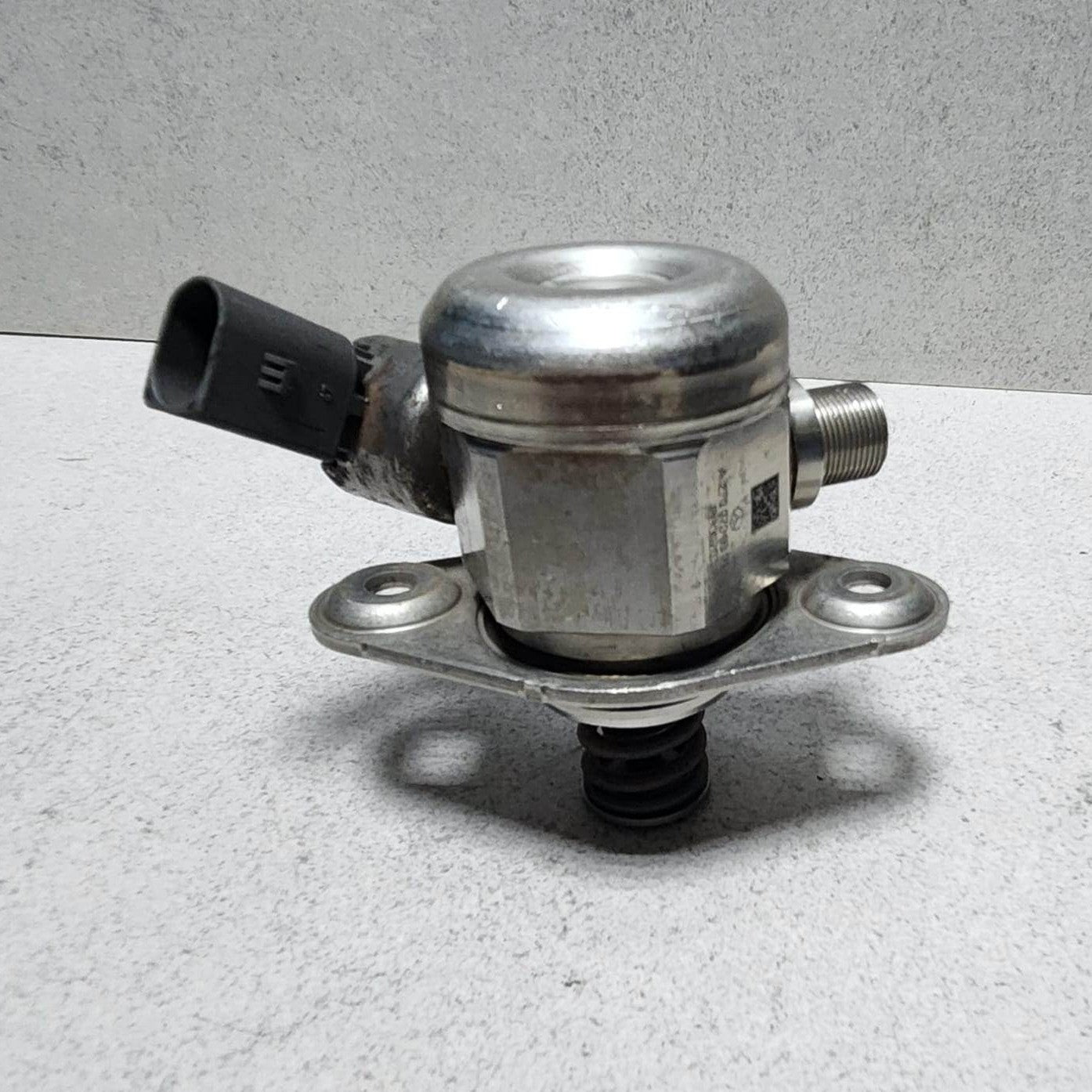 2014-2016 BMW 228i High Pressure Fuel Pump A2700700501 C180 GLA250, A200 B180   