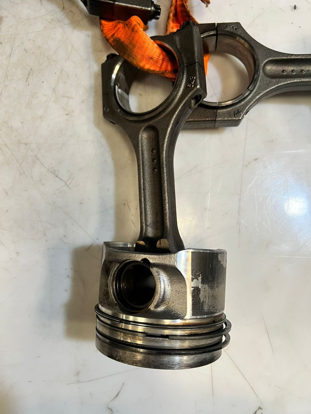 2014 Mini Cooper Countryman Piston with connecting rods 1.6 8575866 