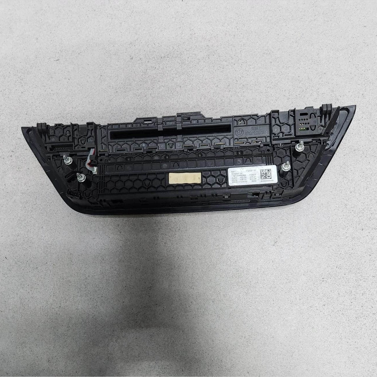 2017-2020 BMW 530i Climate Control Switch 6834441 5 Series G30 G31