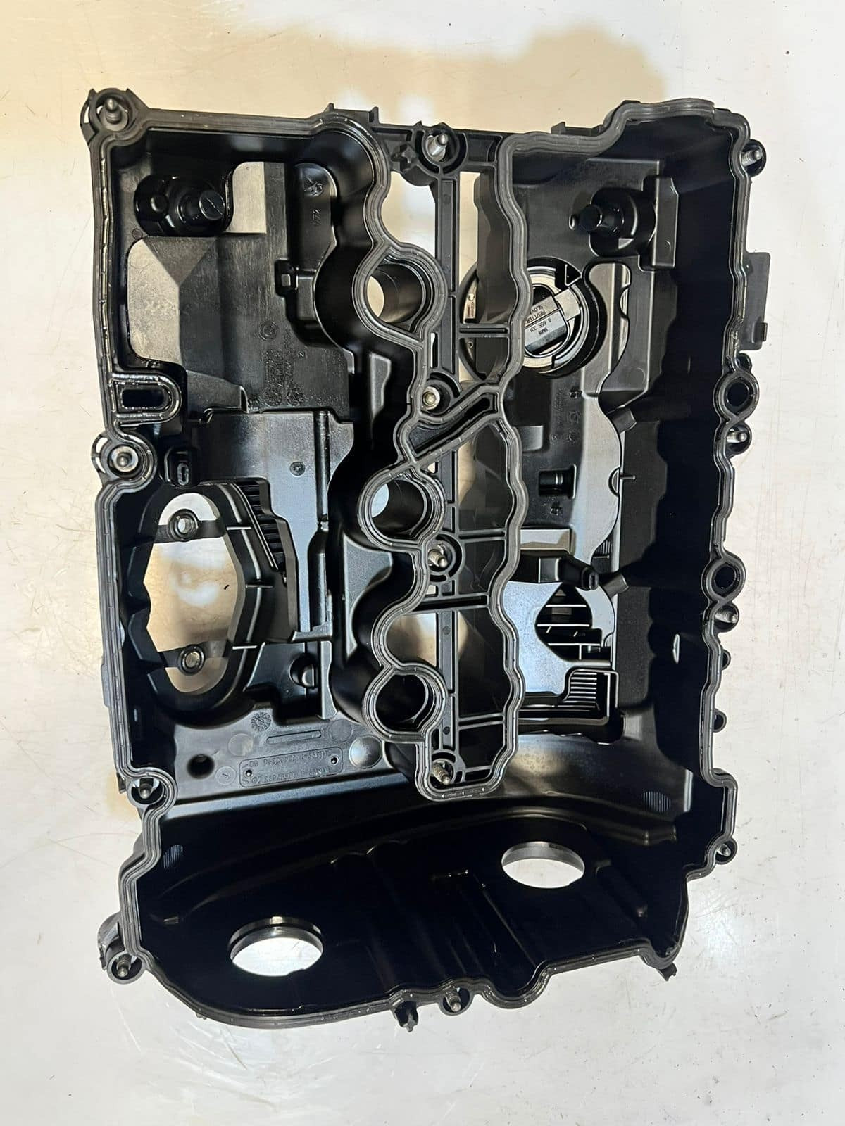BMW Cylinder Head Cover 7611277
