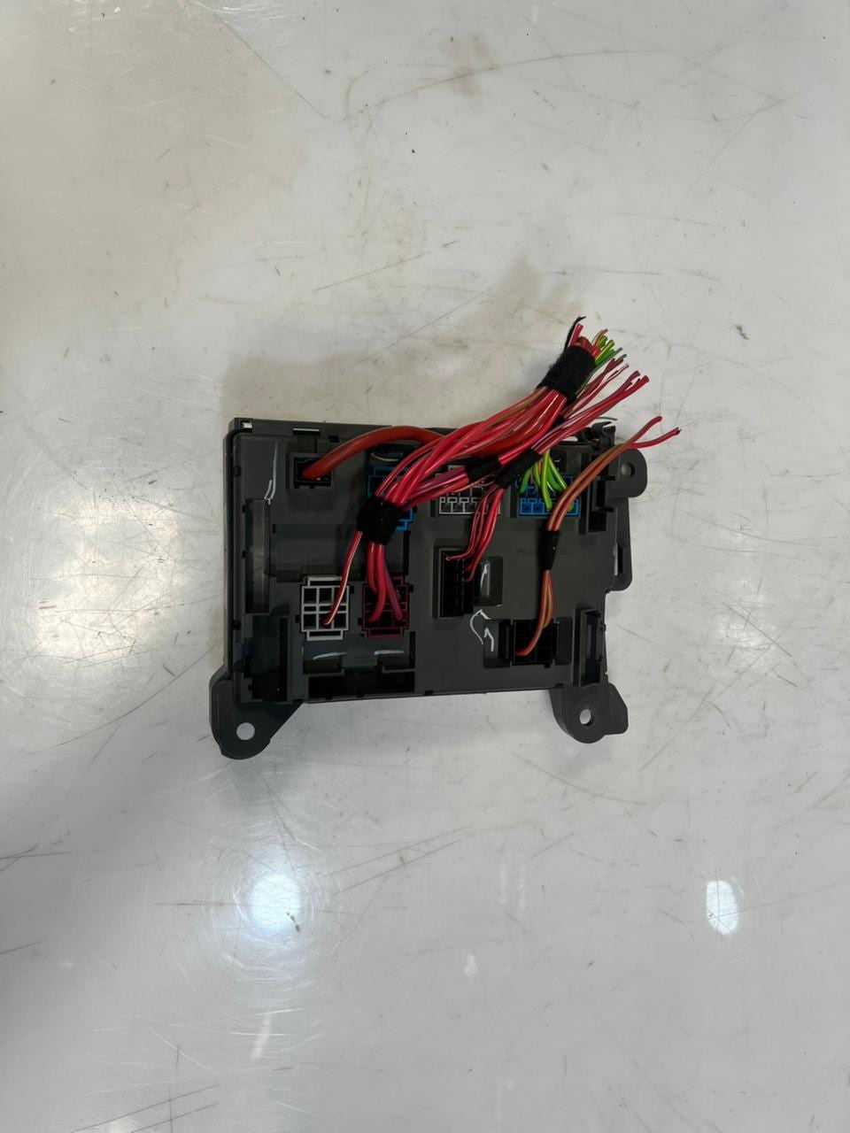 2007-2014 BMW X5 E70 and X6 E71 Rear Power Distribution Fuse Box 6931687 OEM