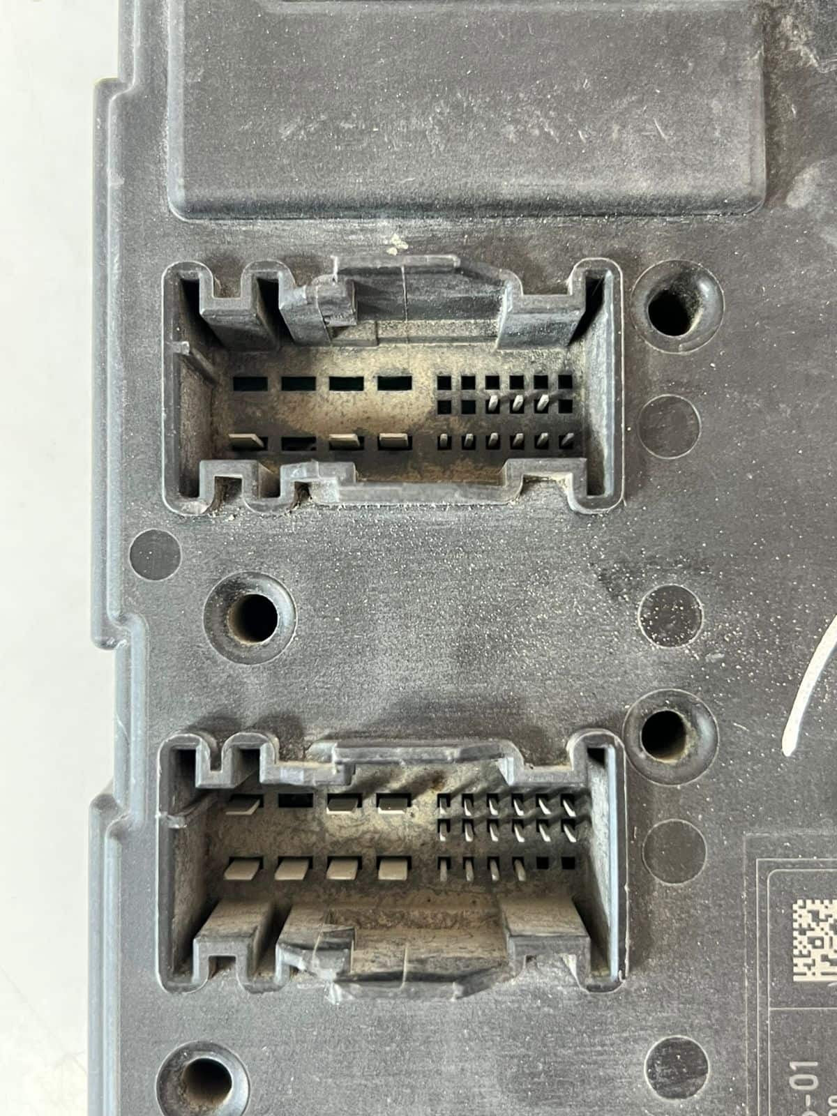BMW F20 F30 F31 F32 F33 REAR FUSE BOX BODY COMFORT CONTROL MODULE UNIT 6819336