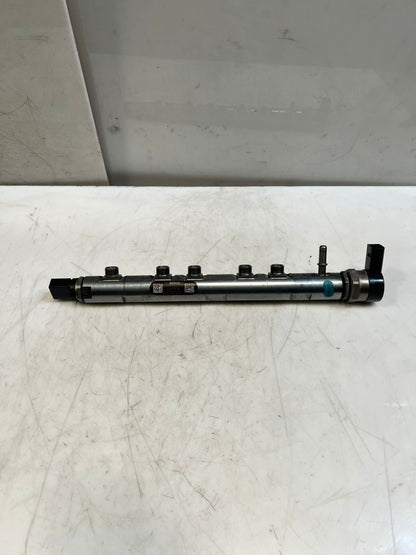 BMW 3 Series F30 F31 F35 320d 328d DIESEL Fuel Injection Rail 7800601 OEM