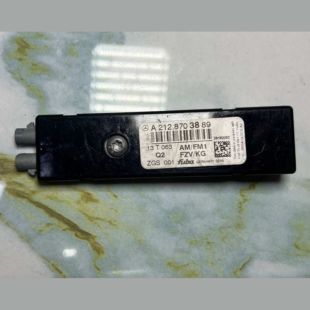2012-2018 Mercedes-Benz CLS550 Antenna Amplifier Module A2128703889 W212 E-Class