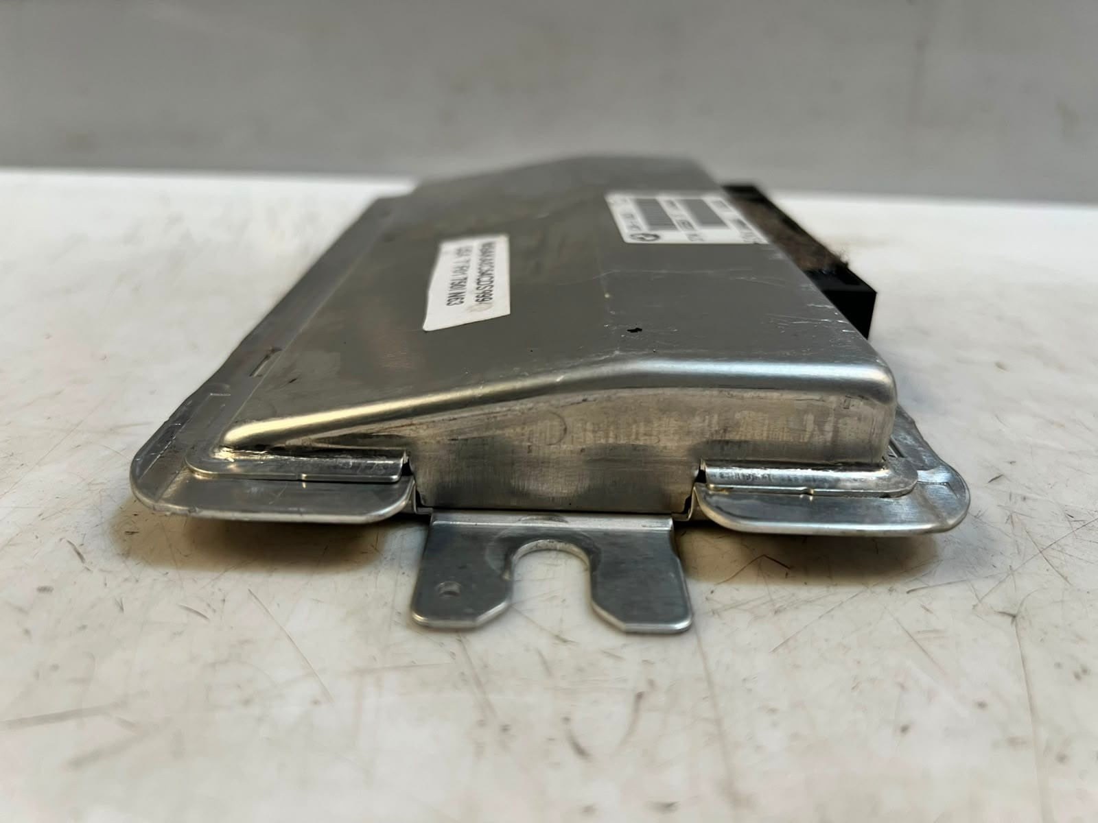 2012 BMW F01 F02 F03 F04, F12 650 F13 740i Suspension Control Module 6855951