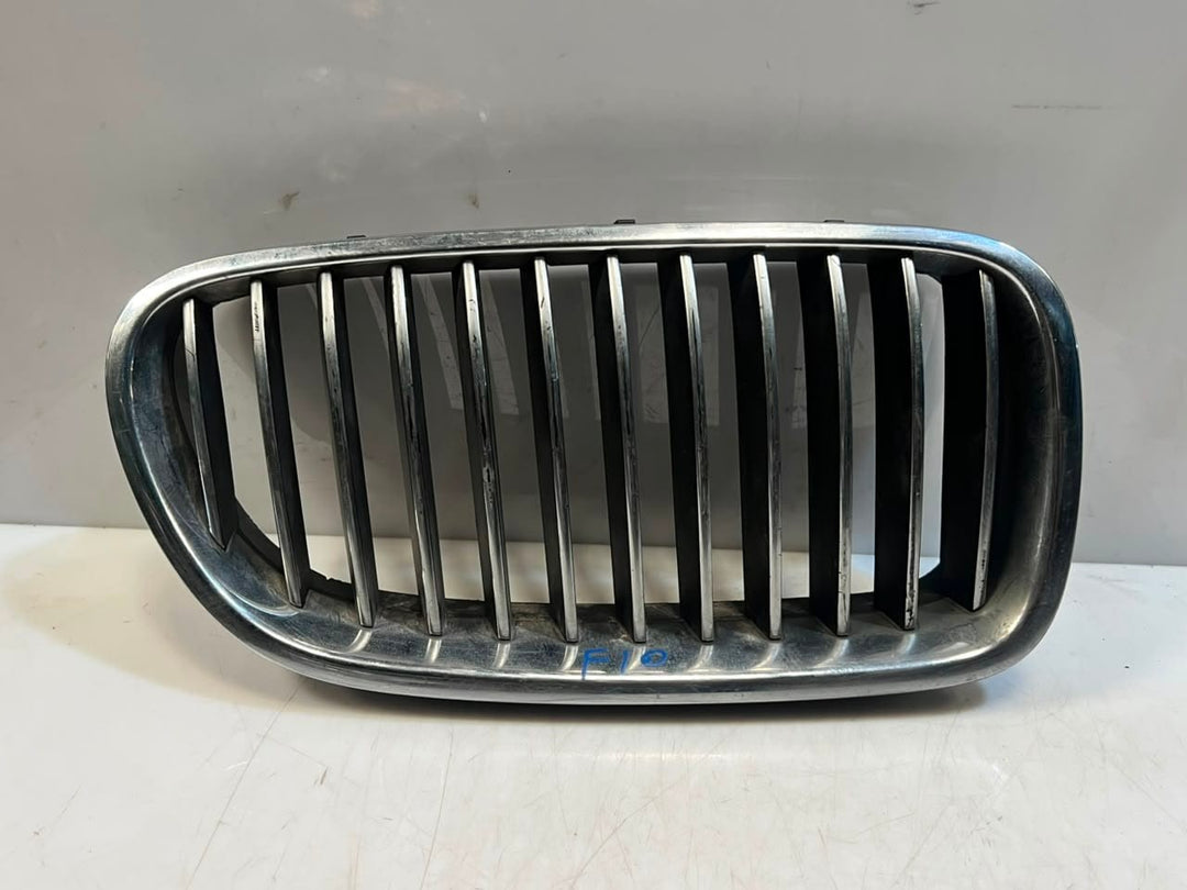 2012-2014 BMW M5 5 Series F10 F11 Front Bumper Upper Radiator Grille 7200728