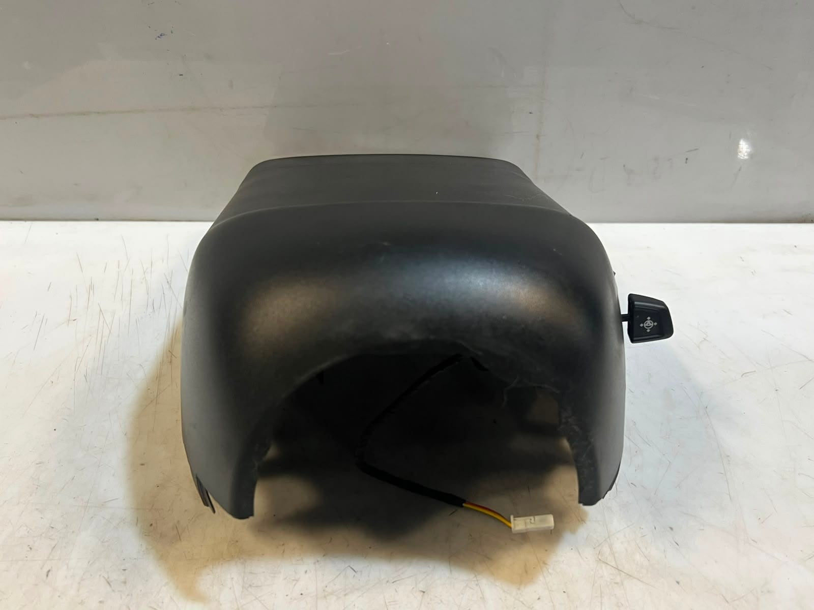 BMW 5 7 Series F10 F11 F01 Steering Column Trim Cover Lower Heated 9207006