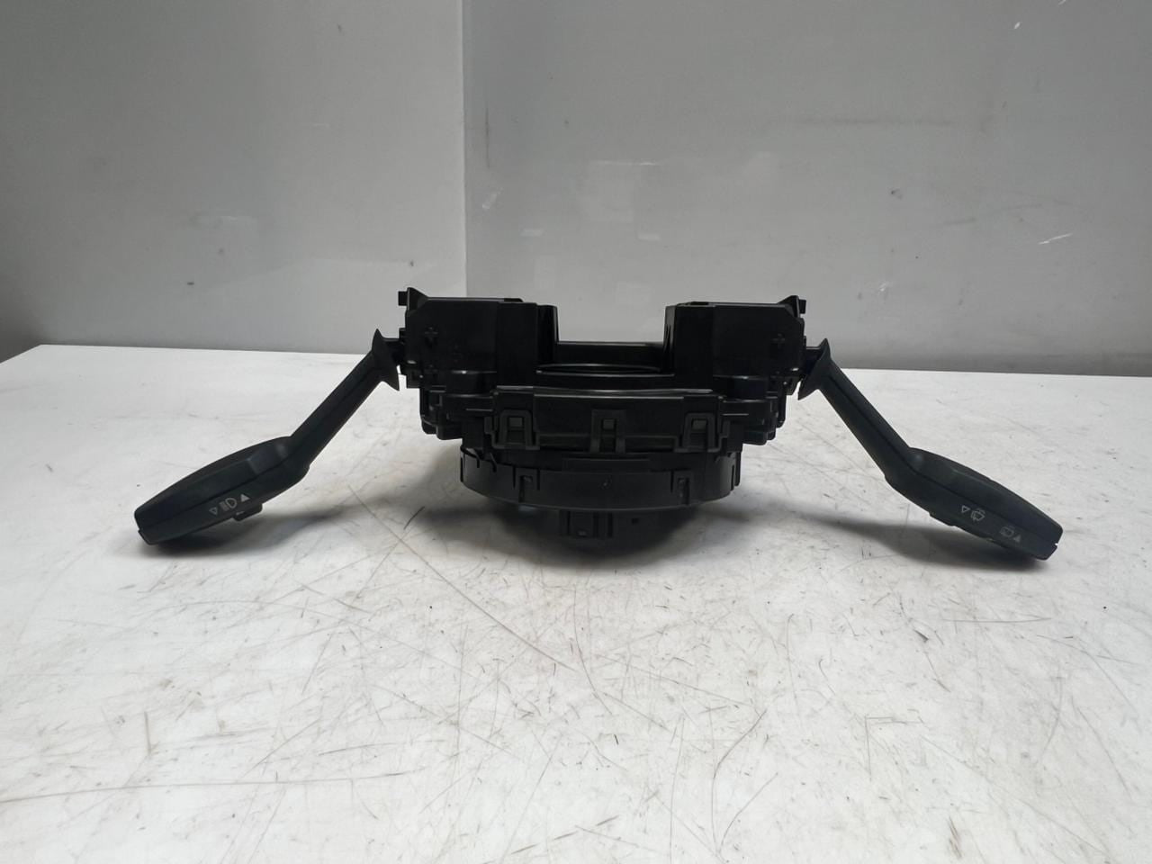 2012-2013 BMW 118i E81 E87 E88 E90 X1 E84 Steering Column Switch 9123031 OEM