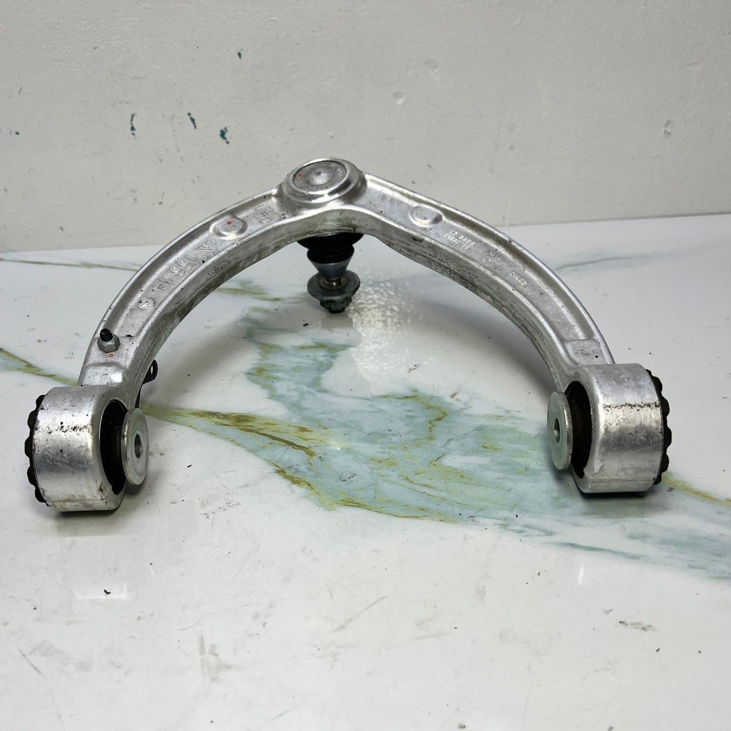 12-17 Mercedes W166 GL450 ML550 Front Right Passenger Side Upper Control Arm OEM