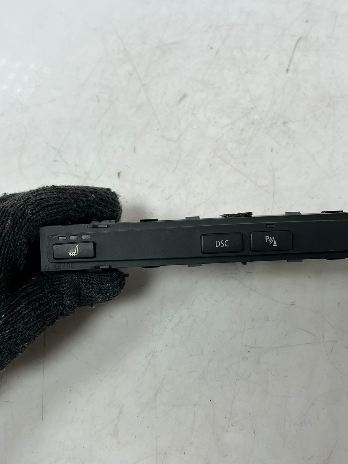 2004 BMW 530i 5 Series E60 E61 Seat Heater Switch 6949453 OEM