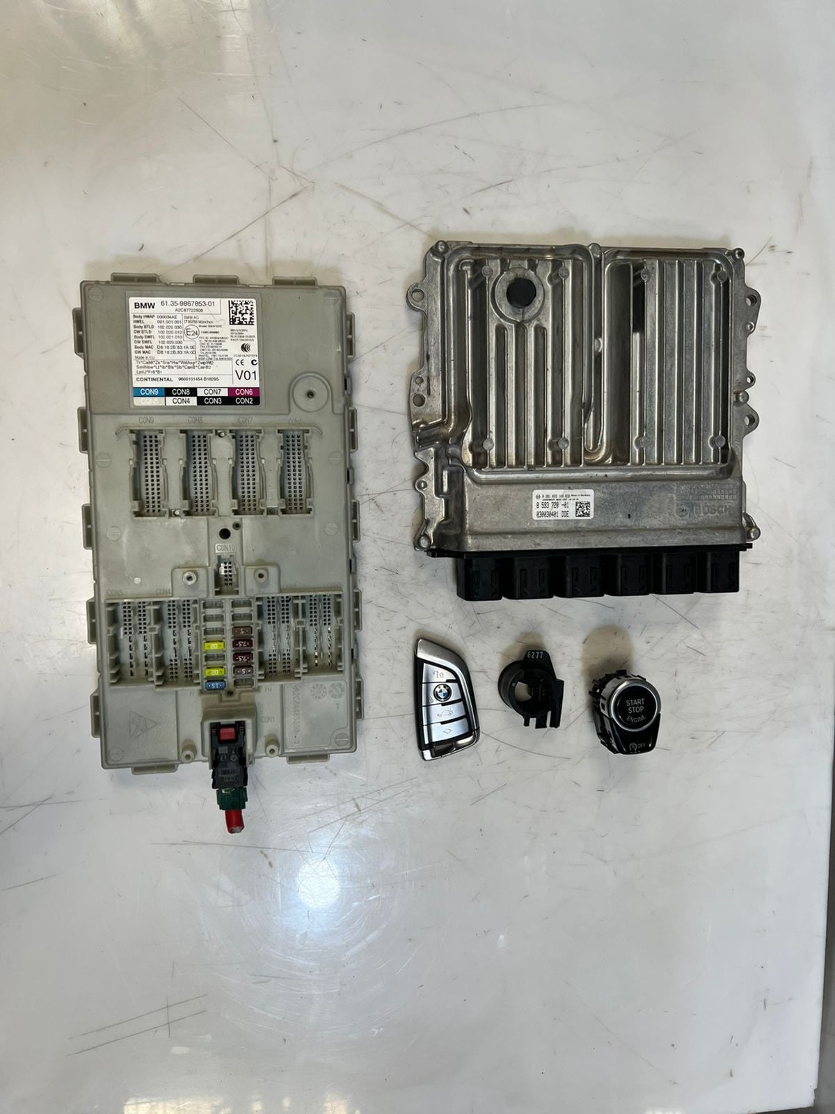 BMW 7 Series G11 G12 730d xDrive Engine Control Unit ECU SET DDE 8593720 OEM