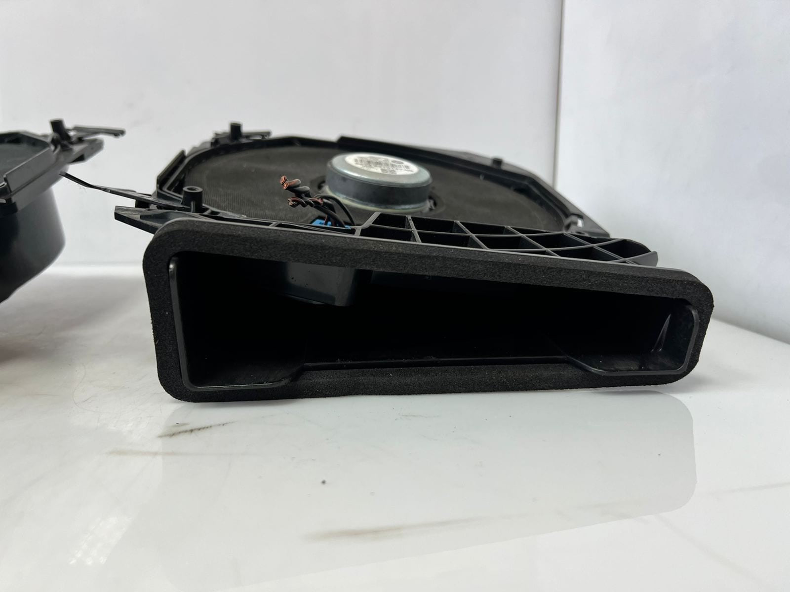 BMW 2016 BMW 1 SERIES 116D F20 2X  F21 F22 Subwoofer Speaker Set 9210148,9210147