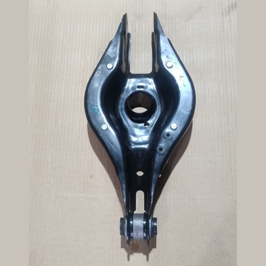 BMW OEM  G20 G21 G22 G23 G26 G29  REAR UPPER CONTROL ARM LEFT -  6886448