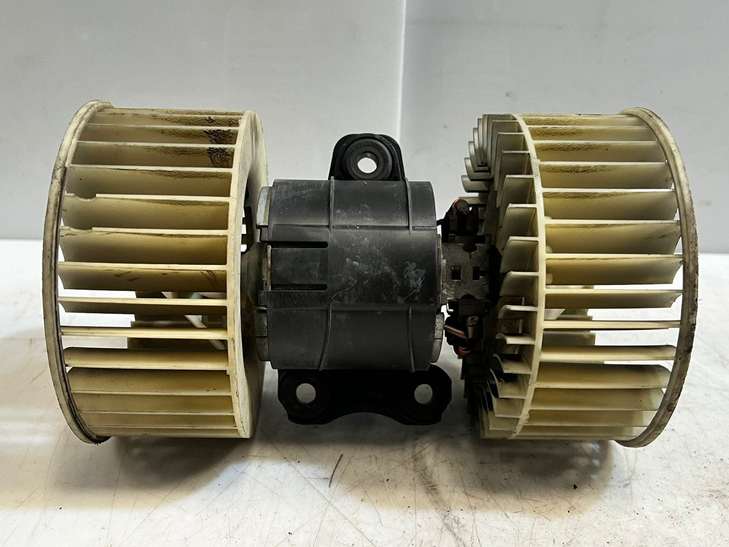 2000-2006 BMW X5 E53 and E39 VALEO Heater Blower Fan Motor 8385558 OEM