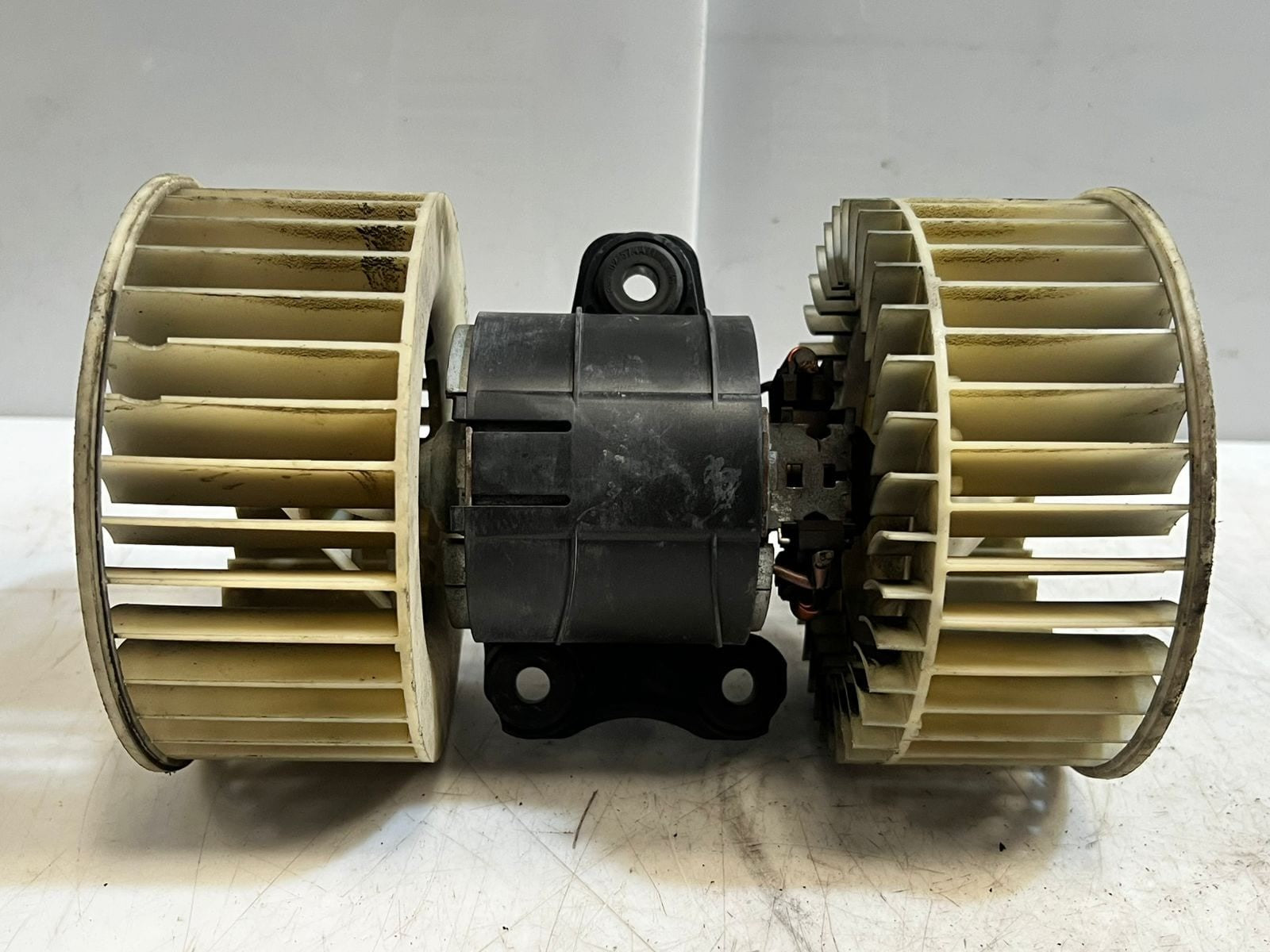 2000-2006 BMW X5 E53 and E39 VALEO Heater Blower Fan Motor 8385558 OEM